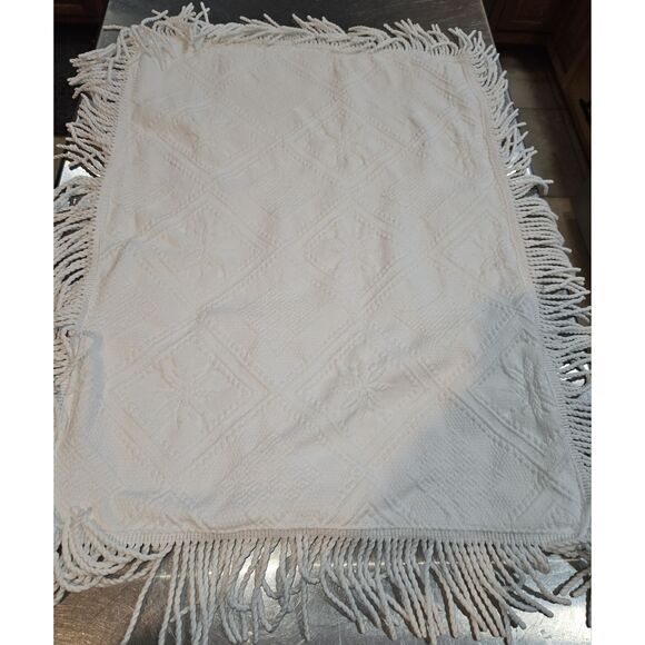 Vintage King Coverlet Blanket White Embroidery on White w Fringe Trim W/1 Sham - Picture 12 of 12